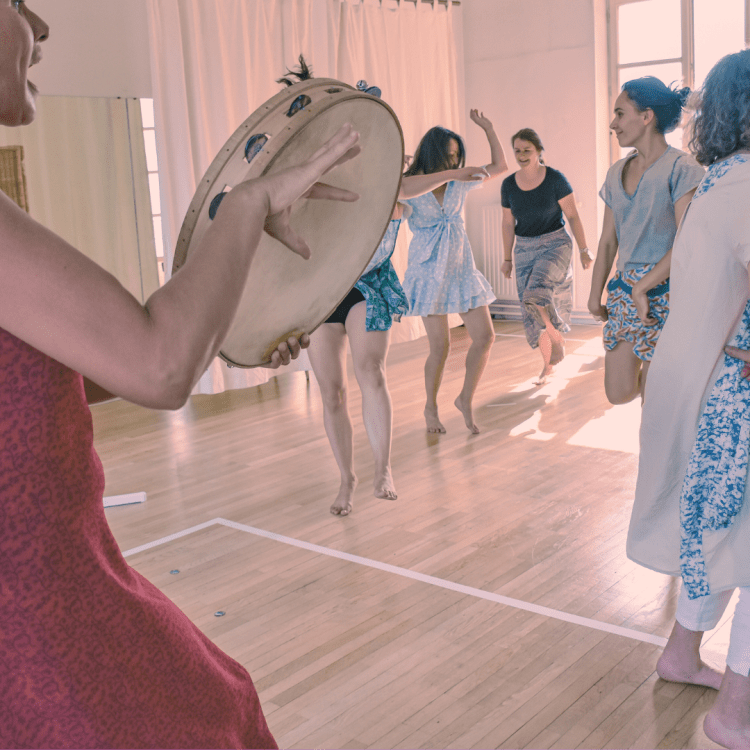 PIZZICA TARANTA TARANTELLA DANSE ITALIE