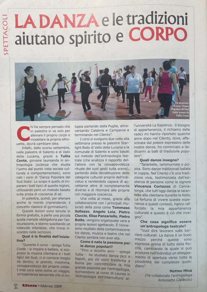 Cours de danse populaire du sud de l’Italie animé par Tullia Conte dans le Cilento, article paru dans le journal Cilento en février 2009.